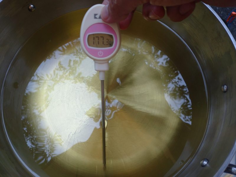 ケンタミックスパウダーで作るフライドチキンは180℃