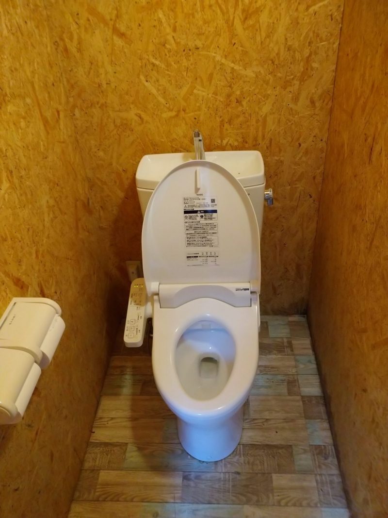 宇佐美城山公園キャンプ場のトイレ