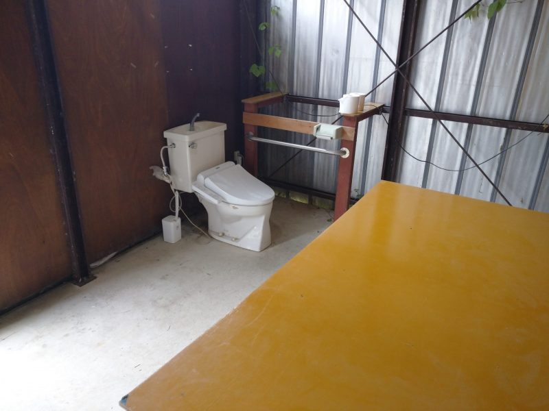 キャンプ村やなせの多目的トイレ
