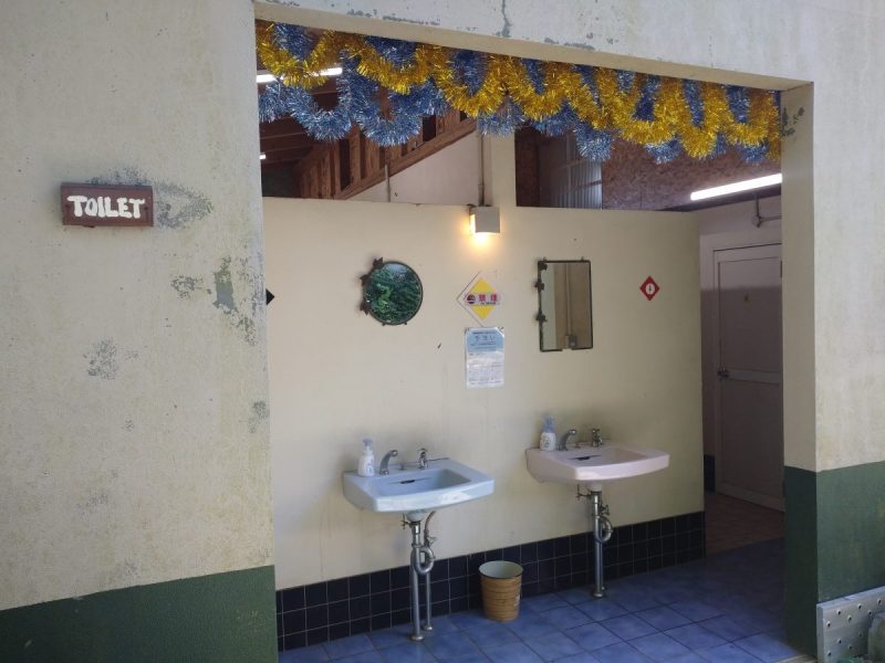 ストーンチェアキャンプ場トイレ