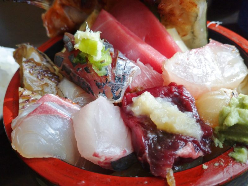 五反田デカ盛り海鮮丼
